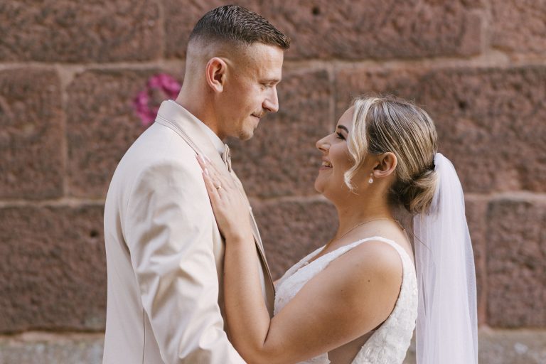 First Look vs. Traditioneller Look – Welche Variante passt zu eurer Hochzeit?