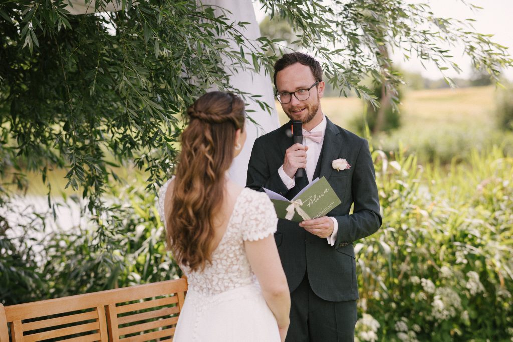 Hochzeit im Gut Oestergaard – Alicia & Max und ein Tag, an dem es nie um Perfektion ging